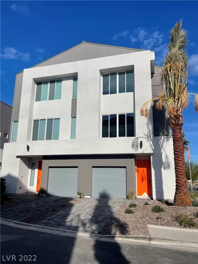 MLS: 2368332 Condo For Sale