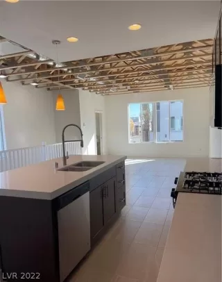 Photo #4: 2368332 Listing 
