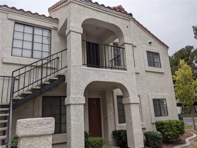 MLS: 2368346 Condo For Sale