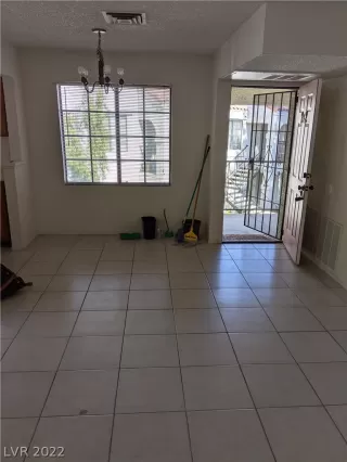 Photo #2: 2368346 Listing 