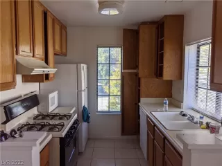 Photo #3: 2368346 Listing 