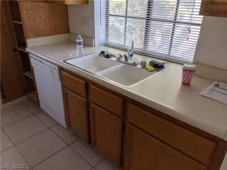 Photo #4: 2368346 Listing 