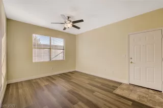 Photo #5: 2368359 Listing