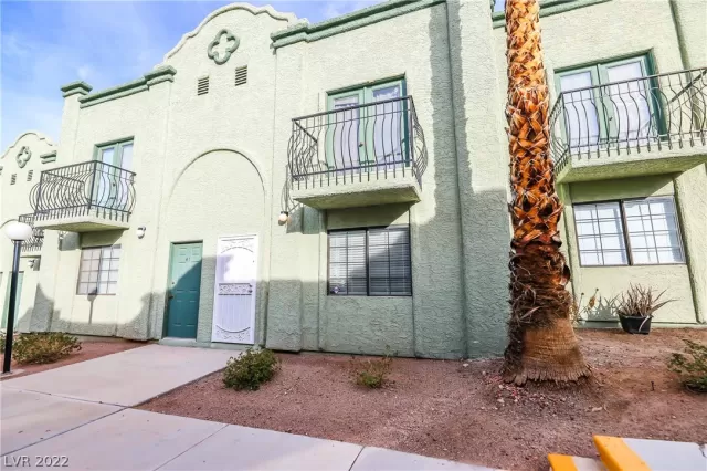 MLS: 2368372 Condo For Sale