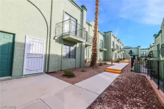 Photo #1: 2368372 Listing 