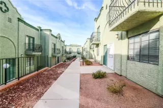 Photo #2: 2368372 Listing 