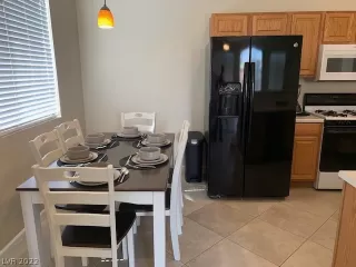 Photo #5: 2368388 Listing 