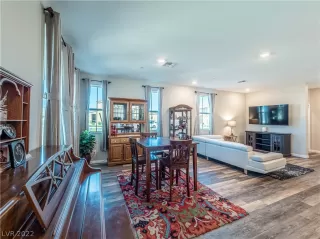 Photo #4: 2368390 Listing