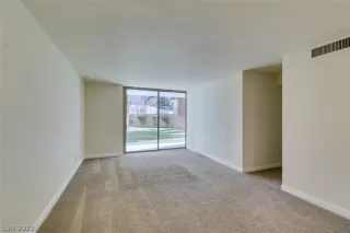 Photo #3: 2368406 Listing