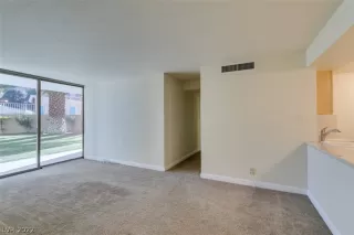 Photo #4: 2368406 Listing