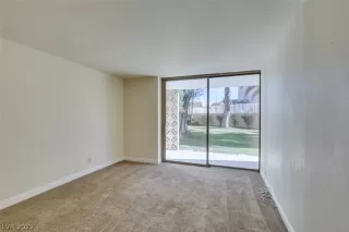 Photo #6: 2368406 Listing