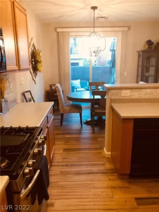 Photo #4: 2368408 Listing