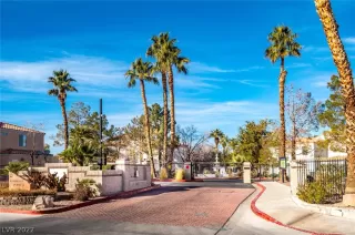 Photo #6: 2368435 Listing