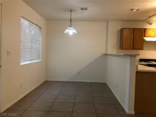 Photo #4: 2368440 Listing 