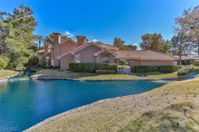 MLS: 2368450 Condo For Sale