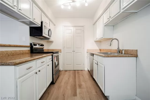 MLS: 2368605 Condo For Sale