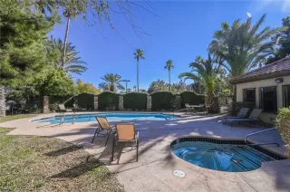 Photo #3: 2368605 Listing