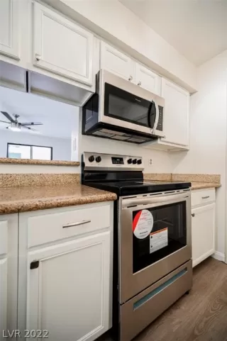 Photo #5: 2368605 Listing