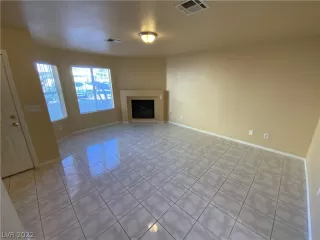 Photo #6: 2368607 Listing