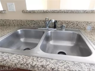 Photo #4: 2368622 Listing 