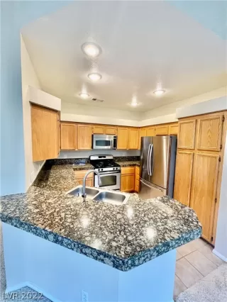 Photo #2: 2368664 Listing