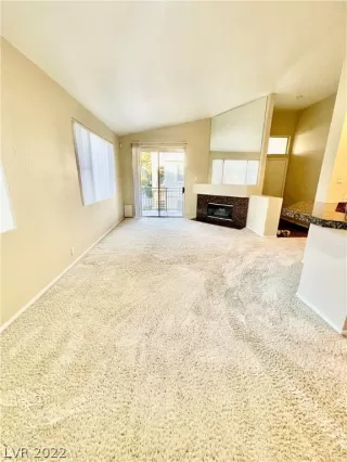 Photo #3: 2368664 Listing