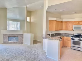 Photo #4: 2368664 Listing