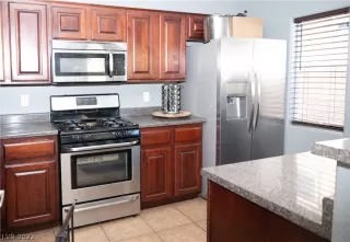 Photo #5: 2368672 Listing 