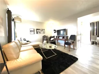 Photo #3: 2368687 Listing 