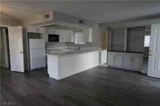 Photo #3: 2368740 Listing 
