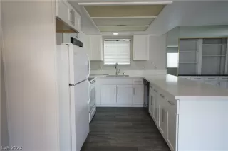 Photo #4: 2368740 Listing 