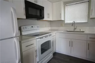 Photo #6: 2368740 Listing 