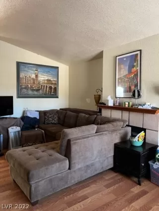 Photo #2: 2368741 Listing