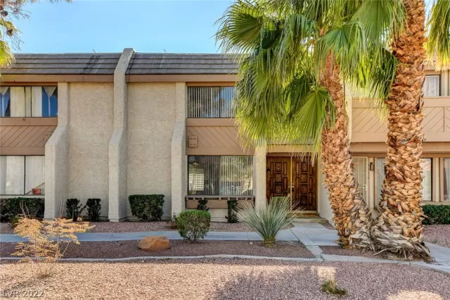 MLS: 2368761 Condo For Sale