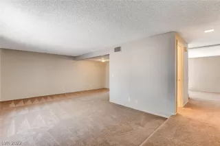 Photo #3: 2368761 Listing