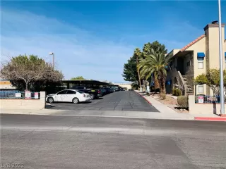 Photo #3: 2368769 Listing