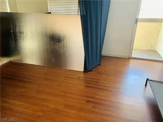 Photo #5: 2368769 Listing