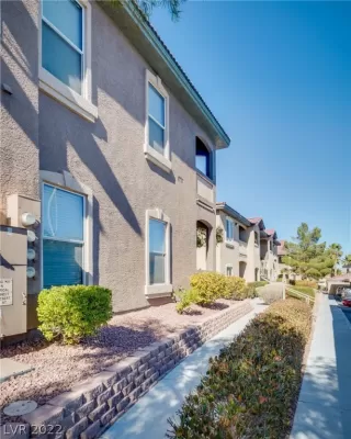 Photo #2: 2368772 Listing