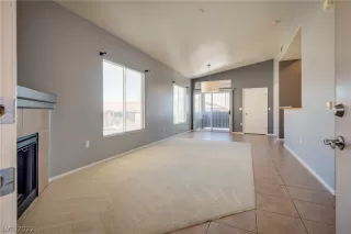 Photo #4: 2368772 Listing