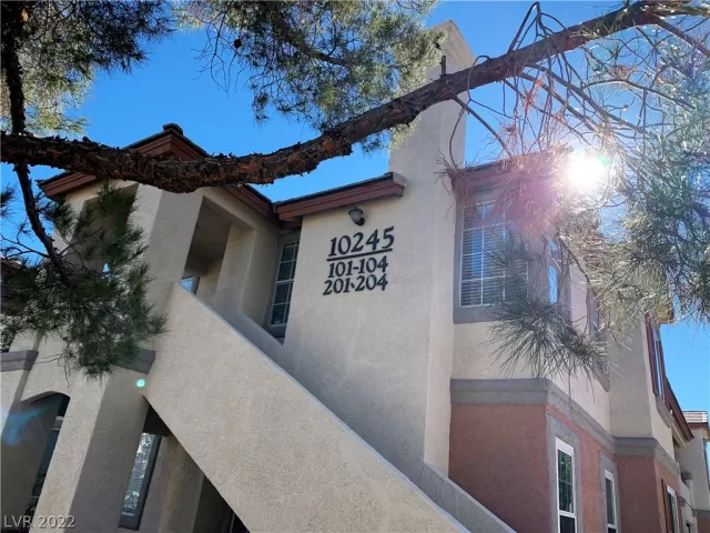 MLS: 2368781 Condo For Sale