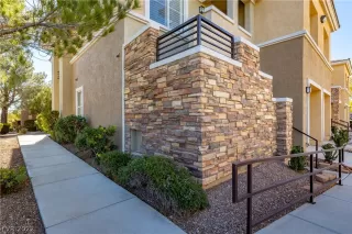 Photo #1: 2368793 Listing 