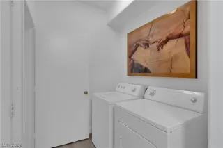 Photo #5: 2368793 Listing 