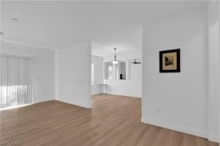 Photo #6: 2368793 Listing 