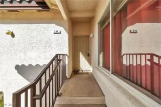 Photo #3: 2368821 Listing