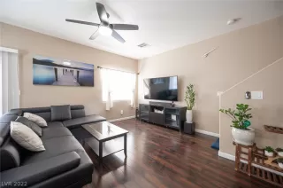 Photo #5: 2368835 Listing