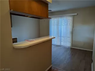 Photo #5: 2368865 Listing 