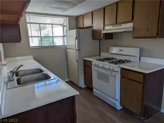 Photo #6: 2368865 Listing 