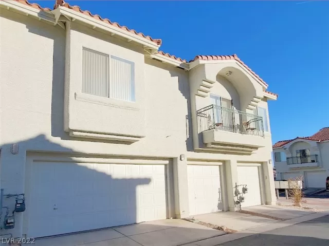 MLS: 2368873 Condo For Sale