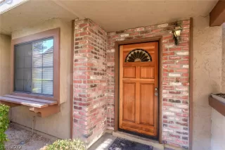 Photo #2: 2368897 Listing 