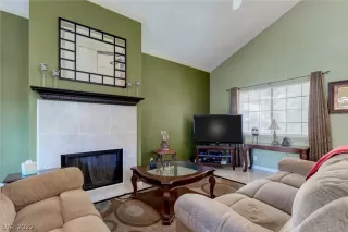 Photo #6: 2368897 Listing 